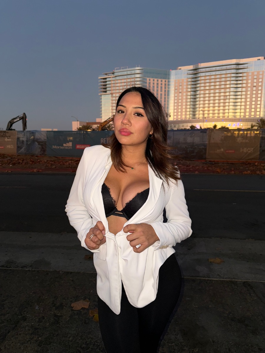 Take a pause and enjoy Ali Cruz — streaming from Xining