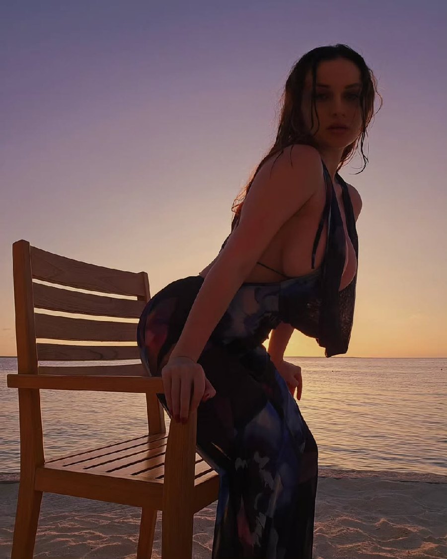 Sexy girl Miranda Faith nude in Xining