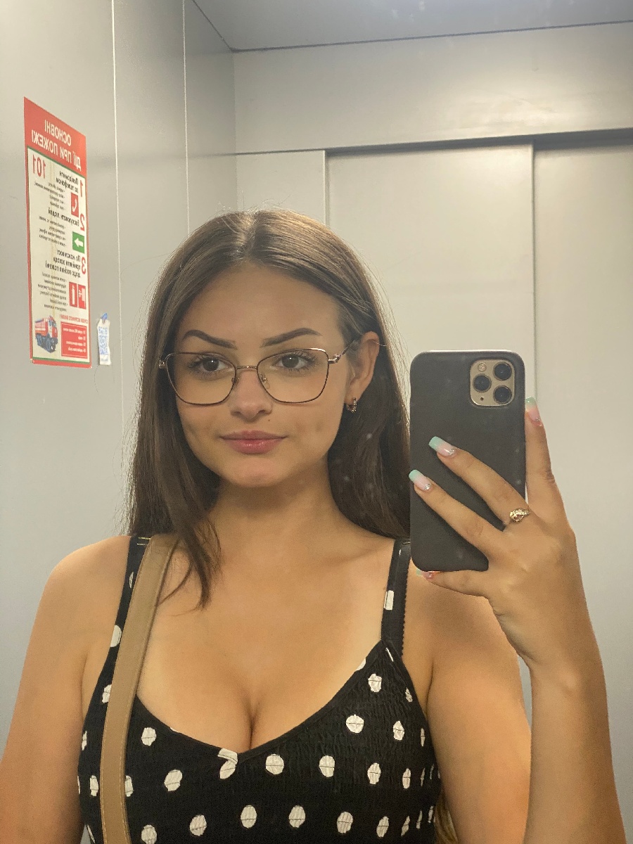 Sexy model Stacy in Xining